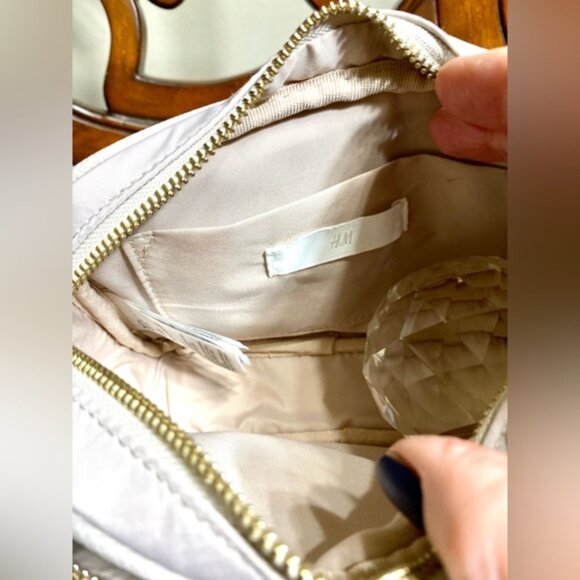 Small Shoulder Bag - Picture 14 of 15